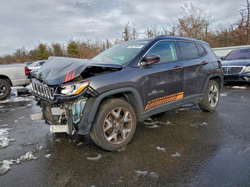 JEEP COMPASS 2019 with VIN 3C4NJDCB3KT651684 - Photo from auction