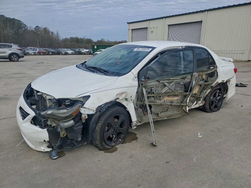 TOYOTA COROLLA 2013 с VIN 5YFBU4EE5DP113656 - Фото с аукциона