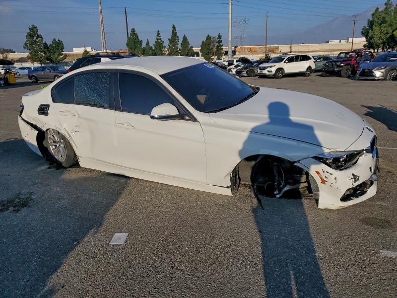 Photo 4 from auction – 2017 BMW 320 I with VIN WBA8E1G50HNU15147