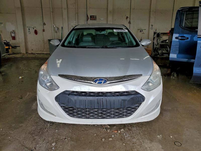 Photo 5 from auction – 2015 HYUNDAI SONATA HYB with VIN KMHEC4A46FA130773