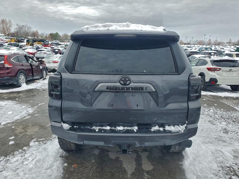 Photo 6 from auction – 2023 TOYOTA 4RUNNER SE with VIN JTEMU5JR0P6167719