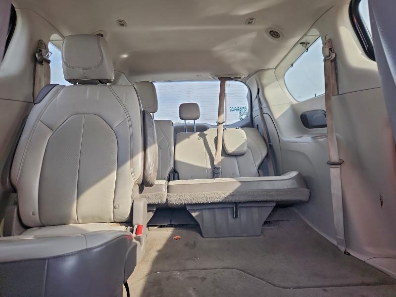 Photo 10 from auction – 2017 CHRYSLER PACIFICA T with VIN 2C4RC1EG0HR578725