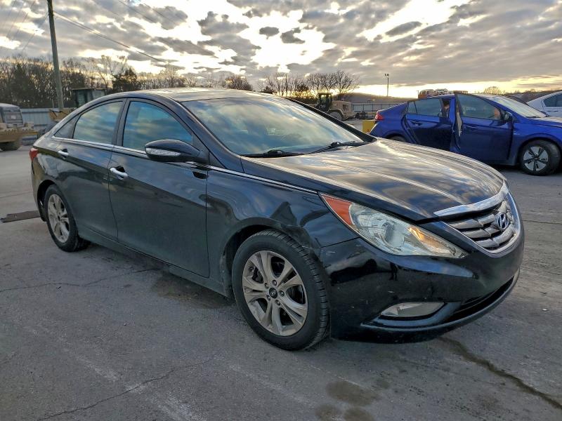 Photo 4 from auction – 2011 HYUNDAI SONATA SE with VIN 5NPEC4AC9BH129678