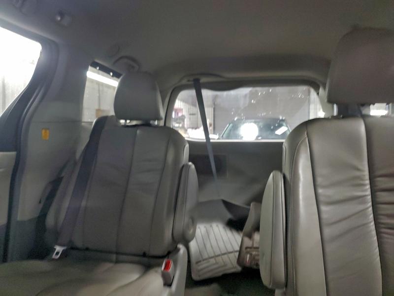 Photo 10 from auction – 2012 TOYOTA SIENNA XLE with VIN 5TDDK3DC2CS034749