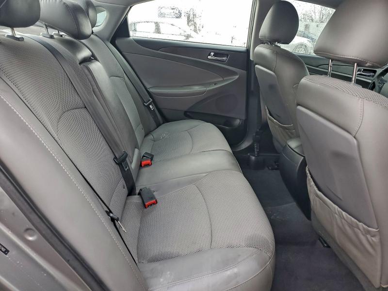 Photo 10 from auction – 2013 HYUNDAI SONATA SE with VIN 5NPEC4AC4DH567401