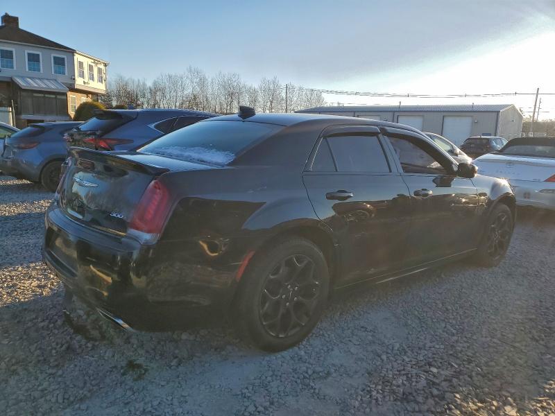 Photo 3 from auction – 2019 CHRYSLER 300 S with VIN 2C3CCAGG1KH663965