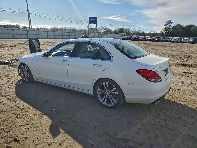 Photo 2 from auction – 2016 MERCEDES-BENZ C 300 with VIN WDDWF4JB2GR163616