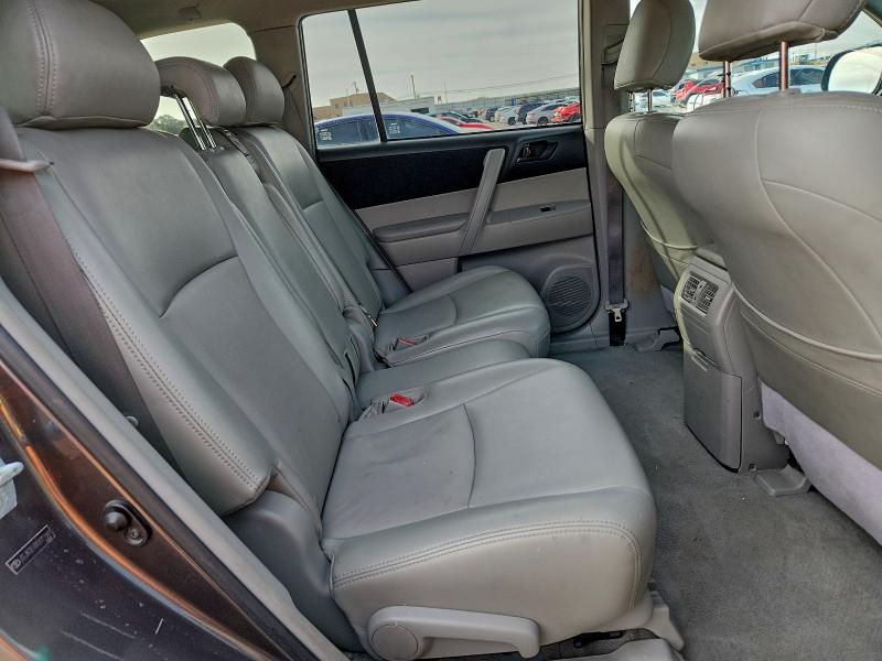 Photo 11 from auction – 2010 TOYOTA HIGHLANDER with VIN JTEZA3EH3A2011841