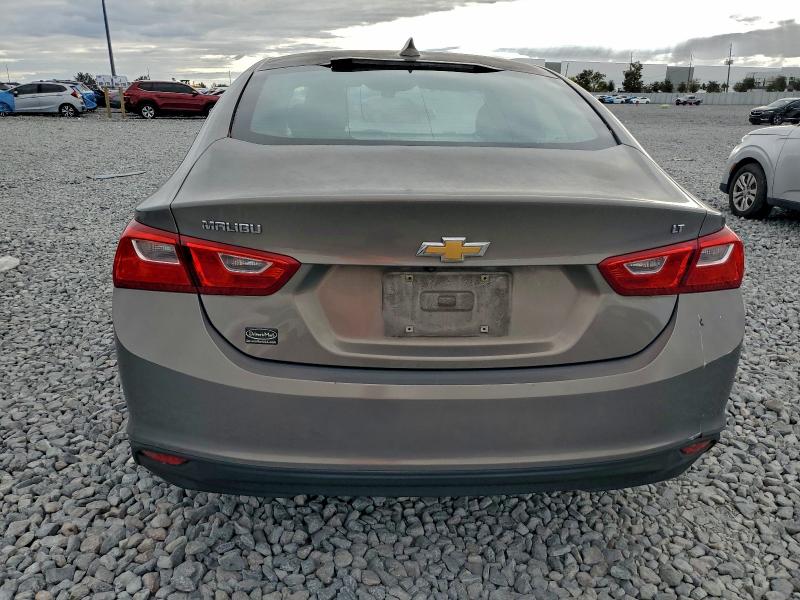Photo 6 from auction – 2017 CHEVROLET MALIBU LT with VIN 1G1ZE5ST0HF264544