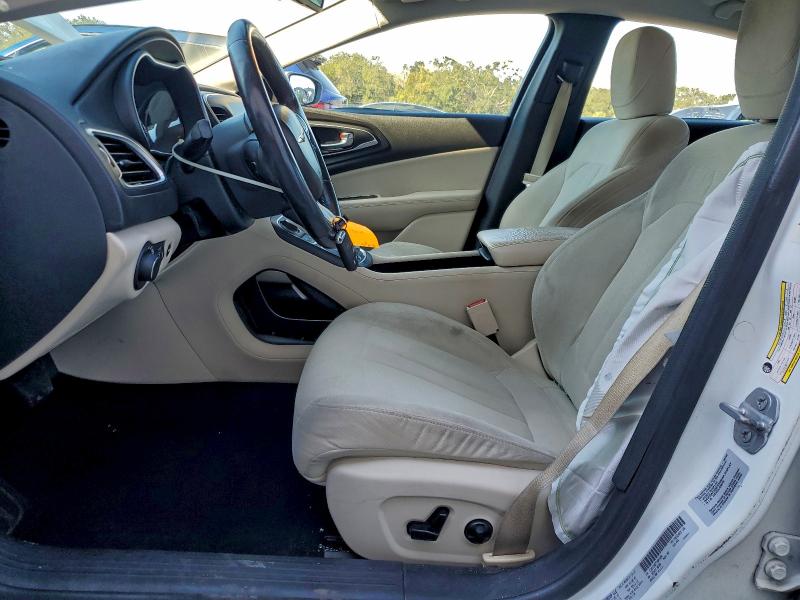 Photo 7 from auction – 2015 CHRYSLER 200 LIMITE with VIN 1C3CCCAB7FN607650