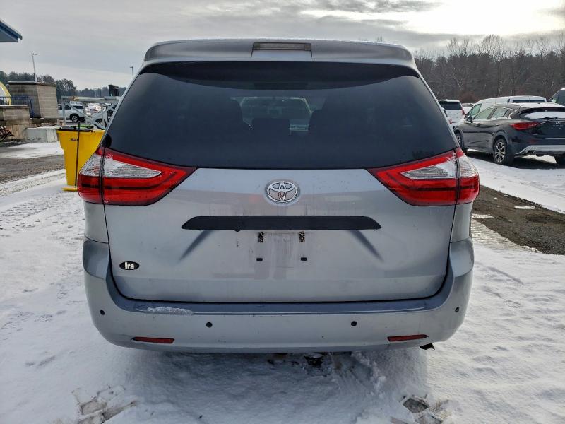 صورة رقم 6 من المزاد - 2017 TOYOTA SIENNA مع VIN 5TDZZ3DC1HS780988