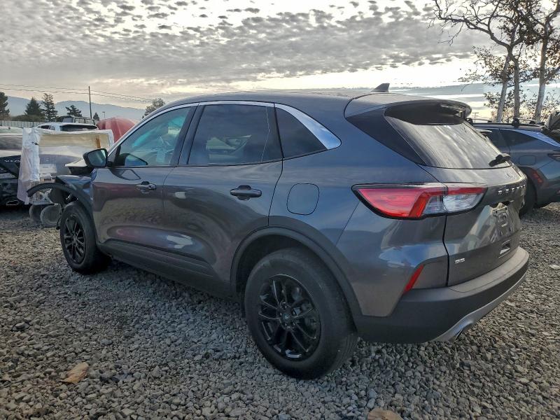 Photo 2 from auction – 2022 FORD ESCAPE SE with VIN 1FMCU9BZ7NUB46201