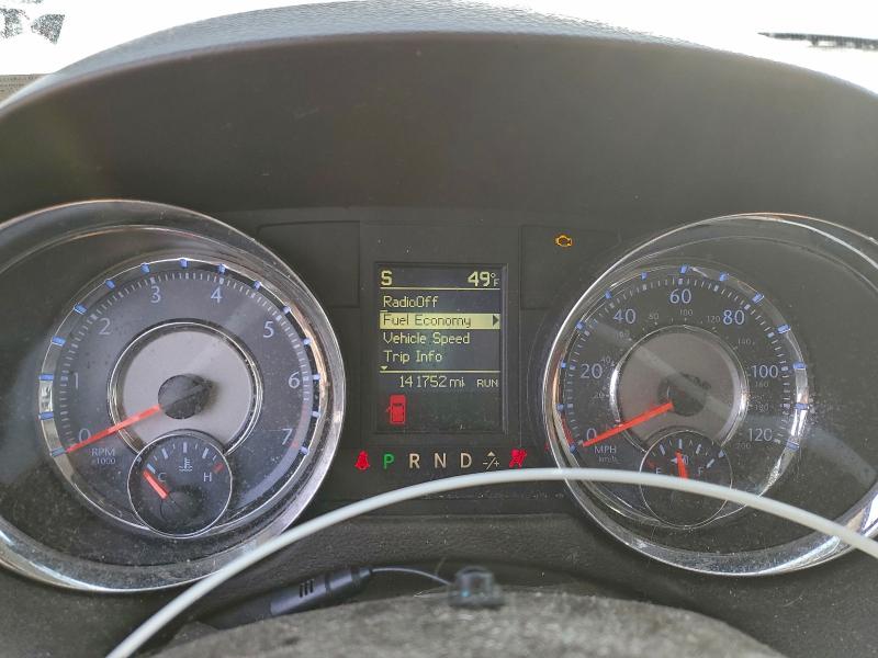 Photo 9 from auction – 2016 CHRYSLER TOWN & COU with VIN 2C4RC1BG5GR294056