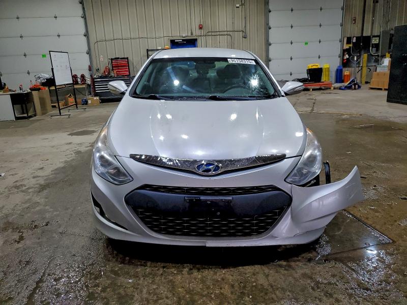 Photo 5 from auction – 2011 HYUNDAI SONATA HYB with VIN KMHEC4A47BA006005
