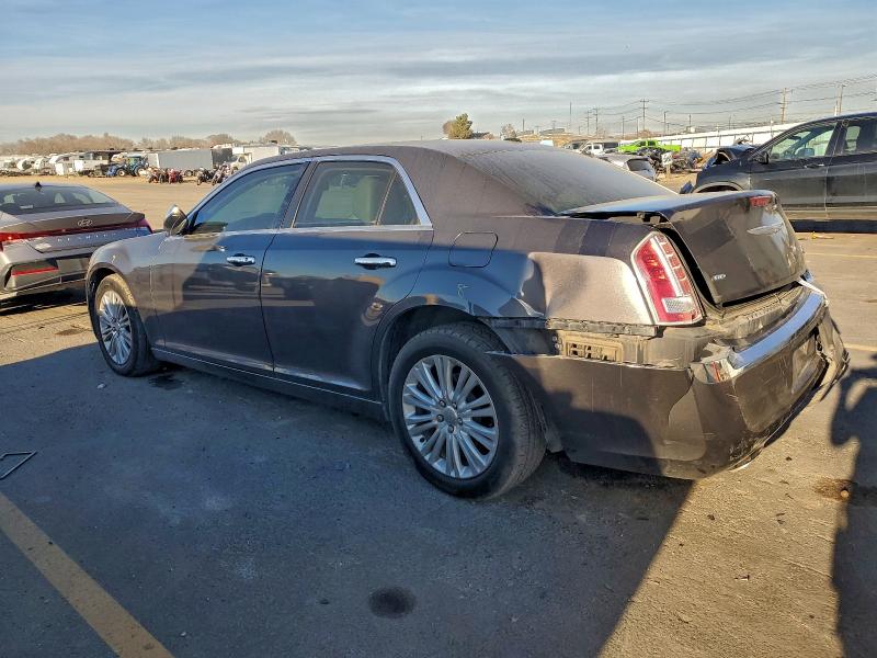 Фото 2 с аукциона – 2013 CHRYSLER 300C с VIN 2C3CCAKT5DH564721