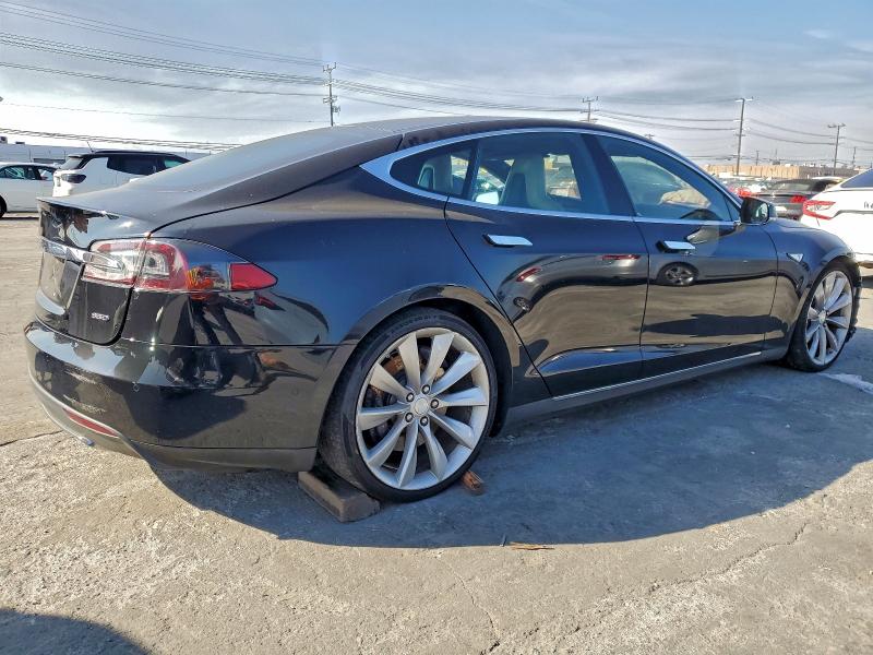 Photo 3 from auction – 2015 TESLA MODEL S 85 with VIN 5YJSA1H24FF091480