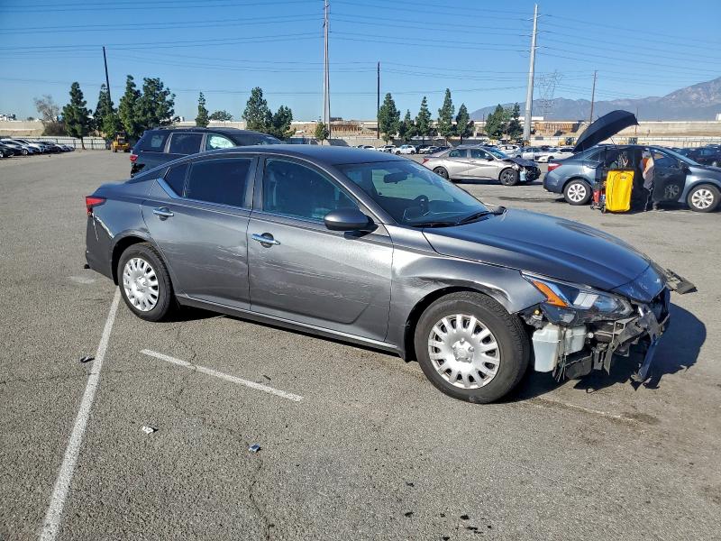 Photo 4 from auction – 2019 NISSAN ALTIMA S with VIN 1N4BL4BVXKC220074