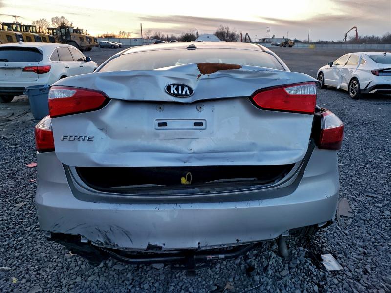 Photo 6 from auction – 2015 KIA FORTE LX with VIN KNAFX4A61F5342839