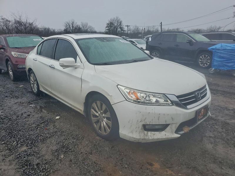 Photo 4 from auction – 2015 HONDA ACCORD EXL with VIN 1HGCR2F83FA005791
