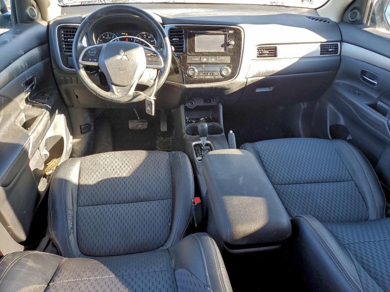 Photo 8 from auction – 2015 MITSUBISHI OUTLANDER with VIN JA4AZ3A34FZ003437