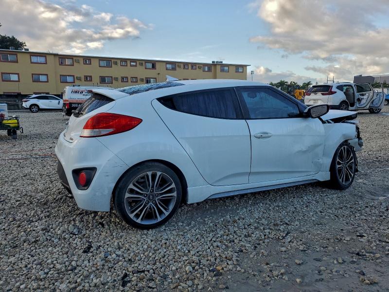 Photo 3 from auction – 2016 HYUNDAI VELOSTER T with VIN KMHTC6AE6GU302568