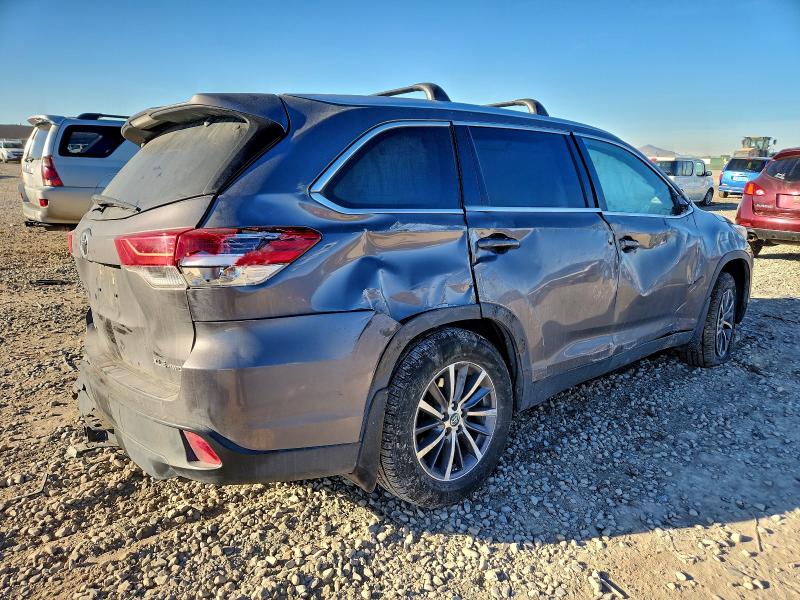 Photo 3 from auction – 2019 TOYOTA HIGHLANDER with VIN 5TDJZRFH2KS931997