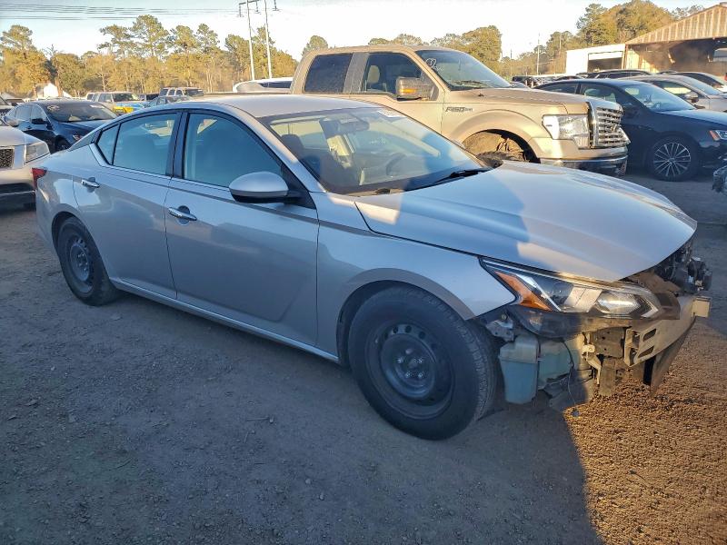 Photo 4 from auction – 2019 NISSAN ALTIMA with VIN 1N4BL4BVXKC206773