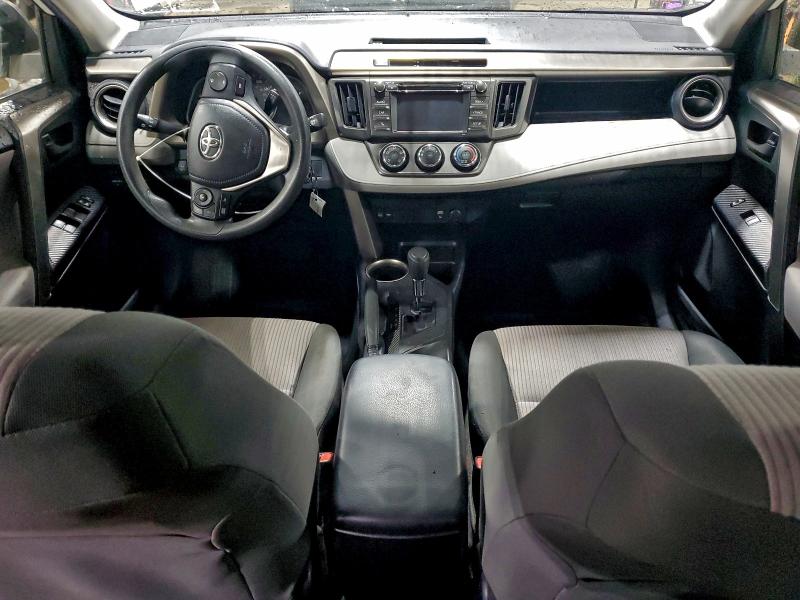 Photo 8 from auction – 2015 TOYOTA RAV4 LE with VIN JTMBFREVXFJ037463