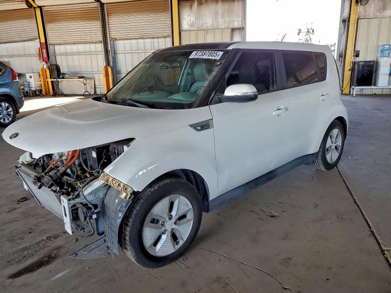 KIA SOUL EV + 2016 with VIN KNDJX3AE8G7017318 - Photo from auction
