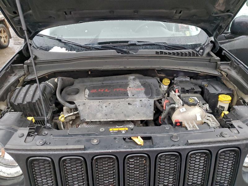 Photo 11 from auction – 2016 JEEP RENEGADE L with VIN ZACCJBBTXGPD01067