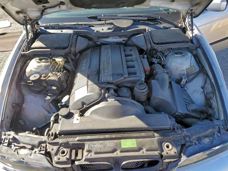 Photo 11 from auction – 2000 BMW 528 I AUTO with VIN WBADM6345YGU05357