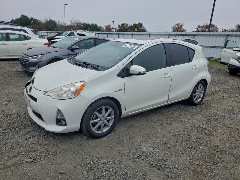 TOYOTA PRIUS C 2012 with VIN JTDKDTB34C1030526 - Photo from auction