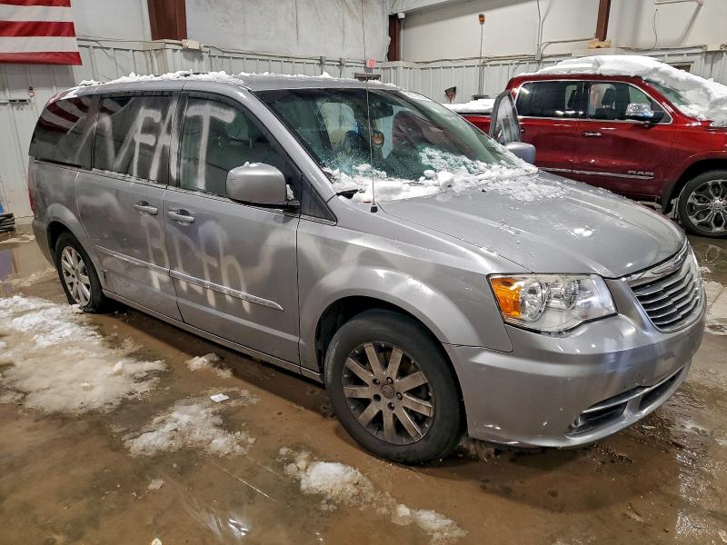 Photo 4 from auction – 2015 CHRYSLER TOWN & COU with VIN 2C4RC1BG7FR561325