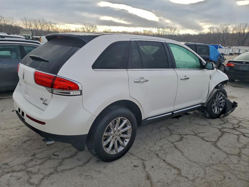 Photo 3 from auction – 2014 LINCOLN MKX with VIN 2LMDJ8JK8EBL00744