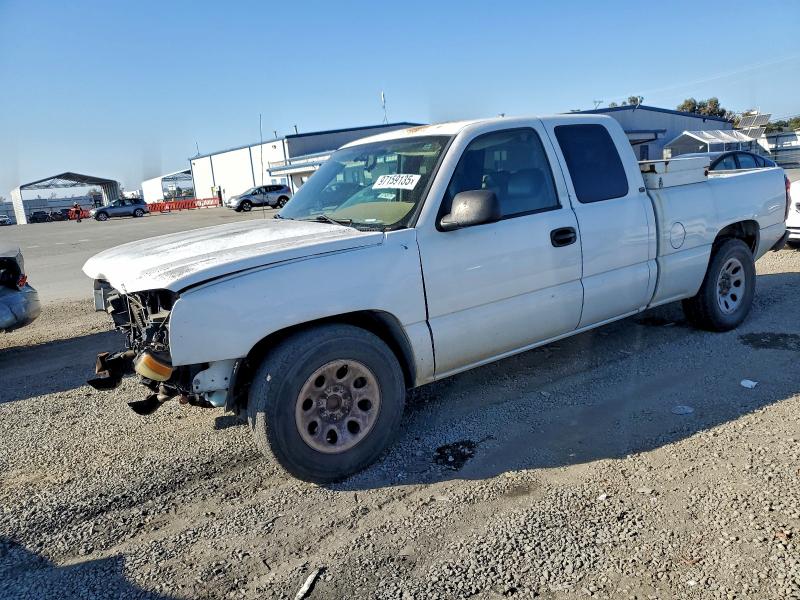 CHEVROLET SILVERADO 2005 with VIN 2GCEC19T851171297 - Photo from auction