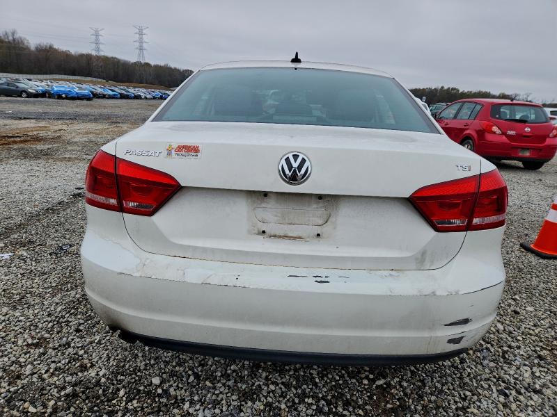 Photo 6 from auction – 2015 VOLKSWAGEN PASSAT S with VIN 1VWAT7A38FC025150