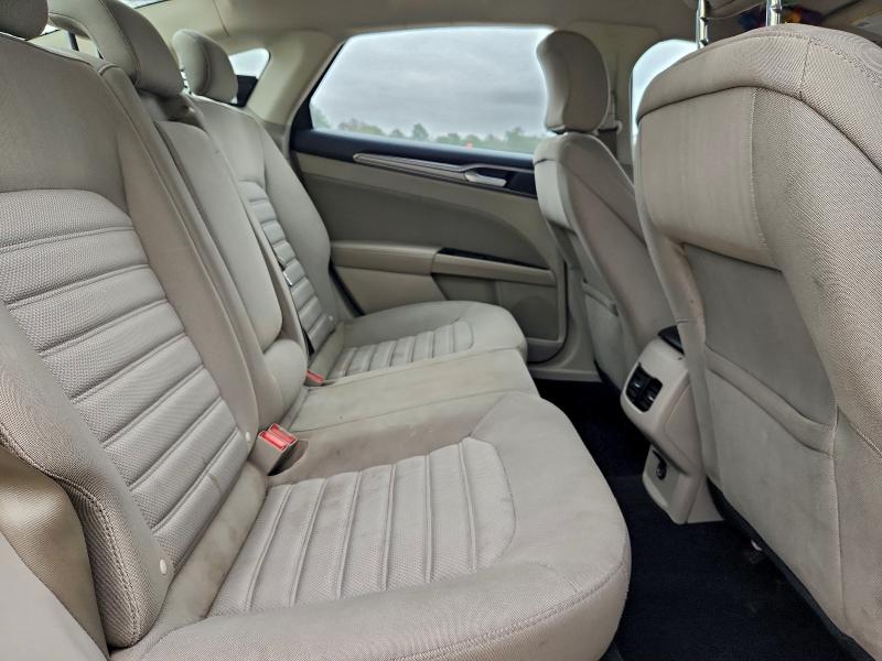 Photo 10 from auction – 2017 FORD FUSION with VIN 3FA6P0LU3HR318300
