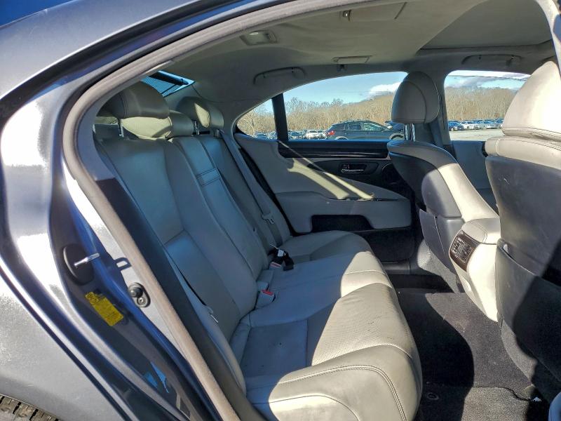Photo 10 from auction – 2015 LEXUS LS 460 with VIN JTHCL5EF2F5024180