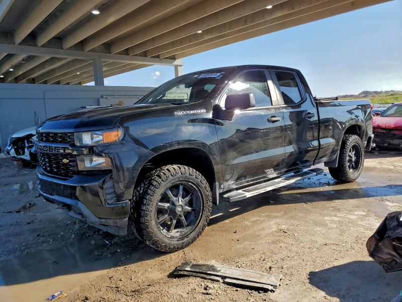 CHEVROLET SILVERADO 2019 with VIN 1GCRWBEH1KZ223260 - Photo from auction