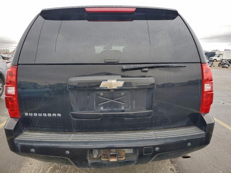 Photo 6 from auction – 2011 CHEVROLET SUBURBAN K with VIN 1GNWKMEGXBR395411