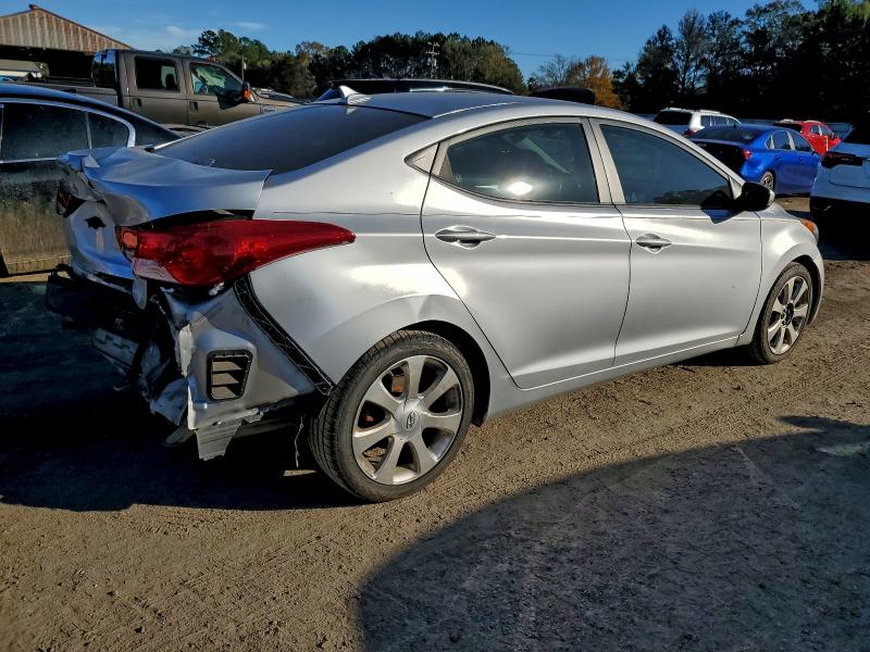 Photo 3 from auction – 2012 HYUNDAI ELANTRA GL with VIN 5NPDH4AE7CH093876