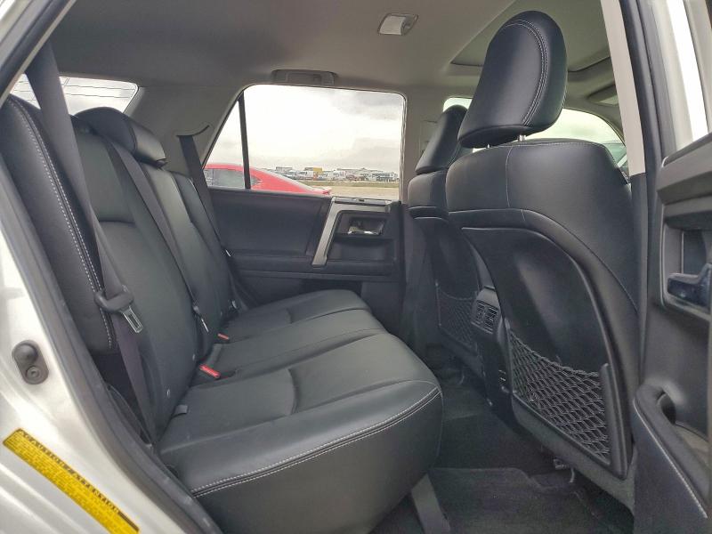 Photo 11 from auction – 2018 TOYOTA 4RUNNER SR with VIN JTEZU5JR3J5175395