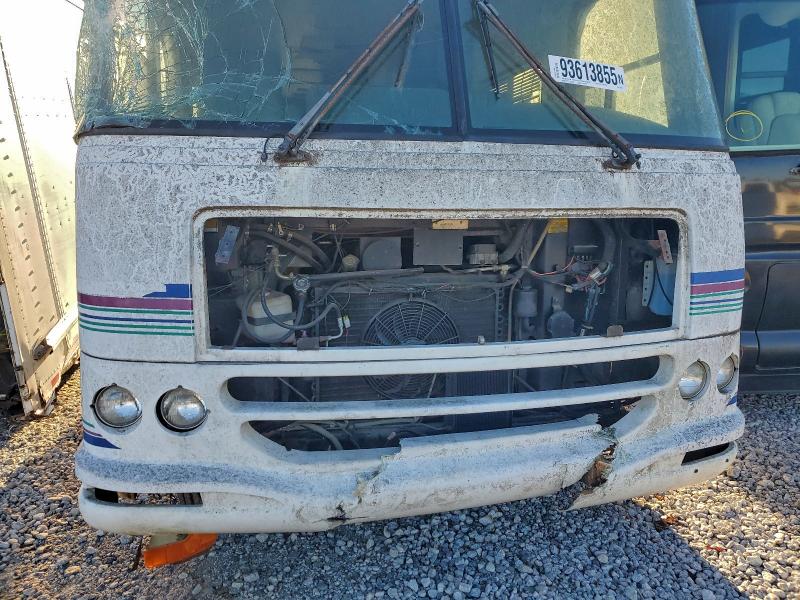 Photo 9 from auction – 1997 CHEVROLET P30 with VIN 1GBLP37N4V3305166