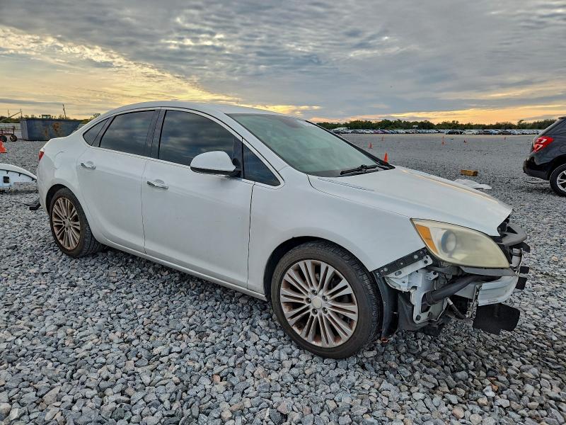Foto 4 de la subasta – 2013 BUICK VERANO con VIN 1G4PP5SK1D4194991
