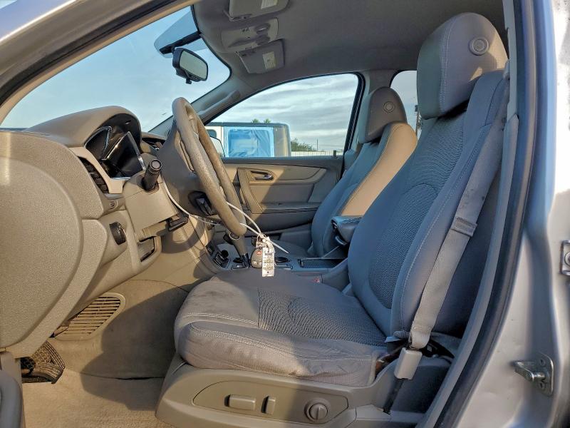 Photo 7 from auction – 2015 CHEVROLET TRAVERSE L with VIN 1GNKRFKDXFJ178283
