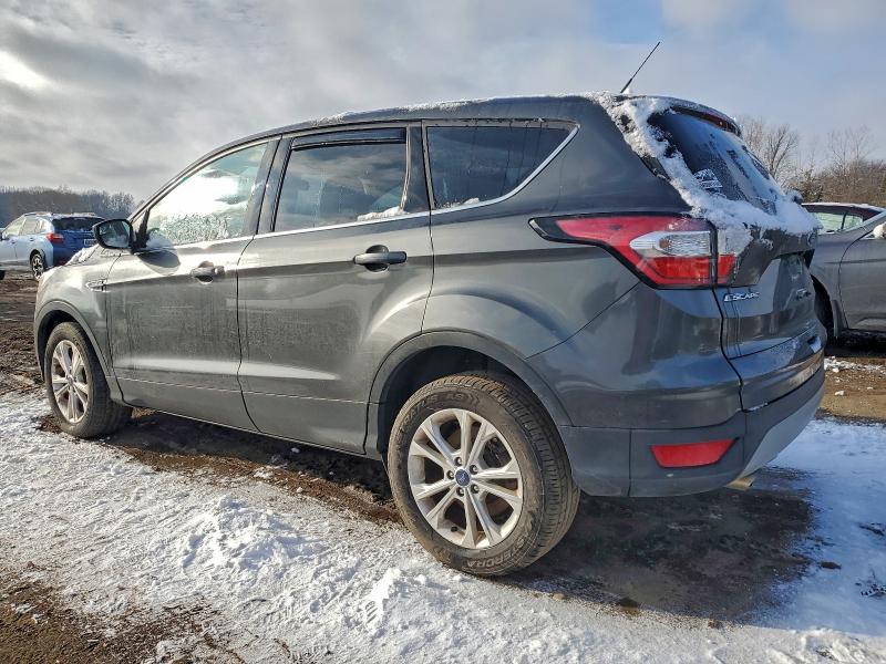 Photo 2 from auction – 2017 FORD ESCAPE SE with VIN 1FMCU9GD8HUC62475