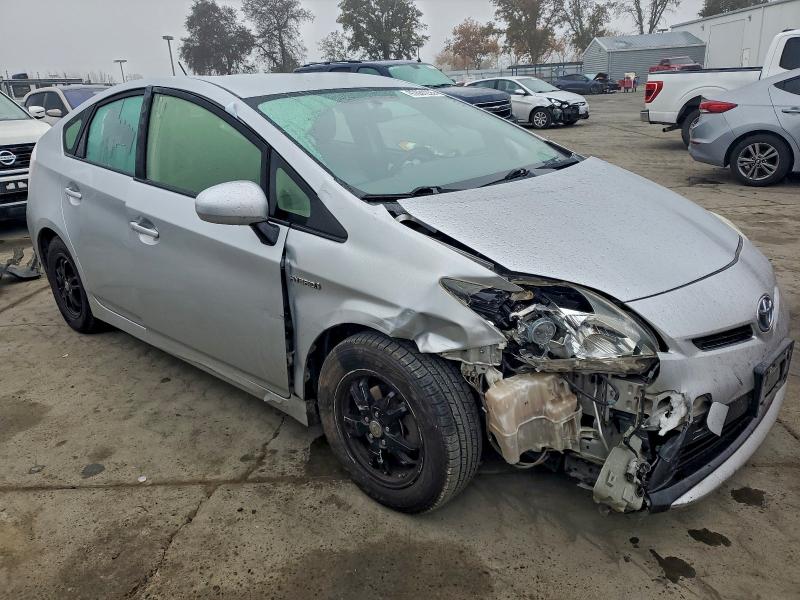 Photo 4 from auction – 2014 TOYOTA PRIUS with VIN JTDKN3DU3E0385960