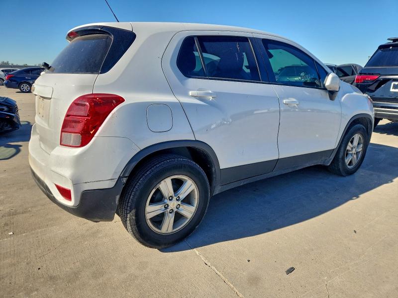 Photo 3 from auction – 2021 CHEVROLET TRAX LS with VIN KL7CJKSB9MB324642