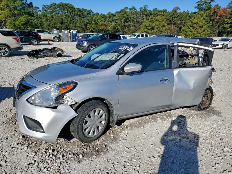 NISSAN VERSA S 2018 with VIN 3N1CN7AP6JL830279 - Photo from auction