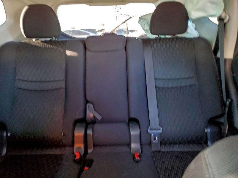 Photo 10 from auction – 2017 NISSAN ROGUE S with VIN 5N1AT2MT2HC746905